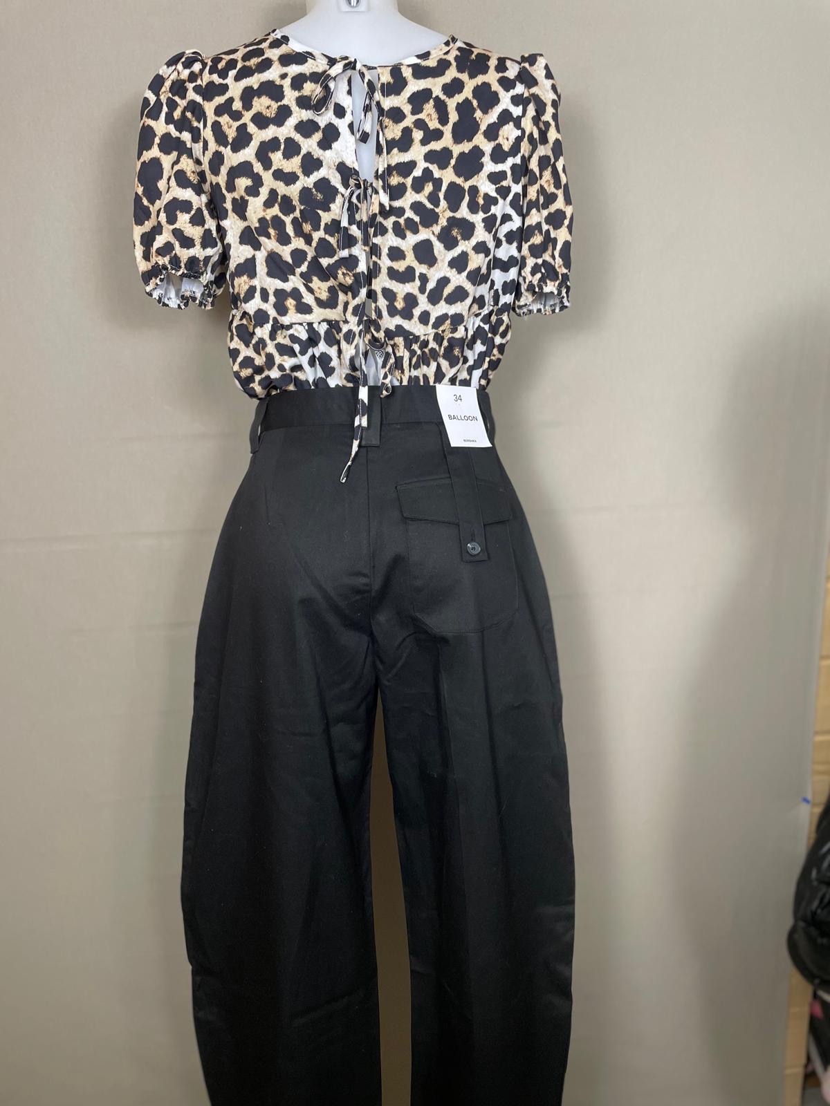 Pantalon femme Bershka neuf taille 34