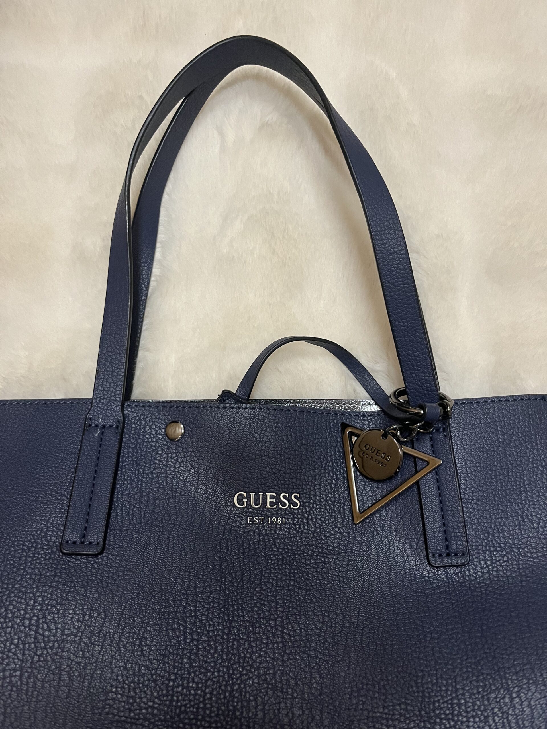 Sac à main Guess neuf avec pochette