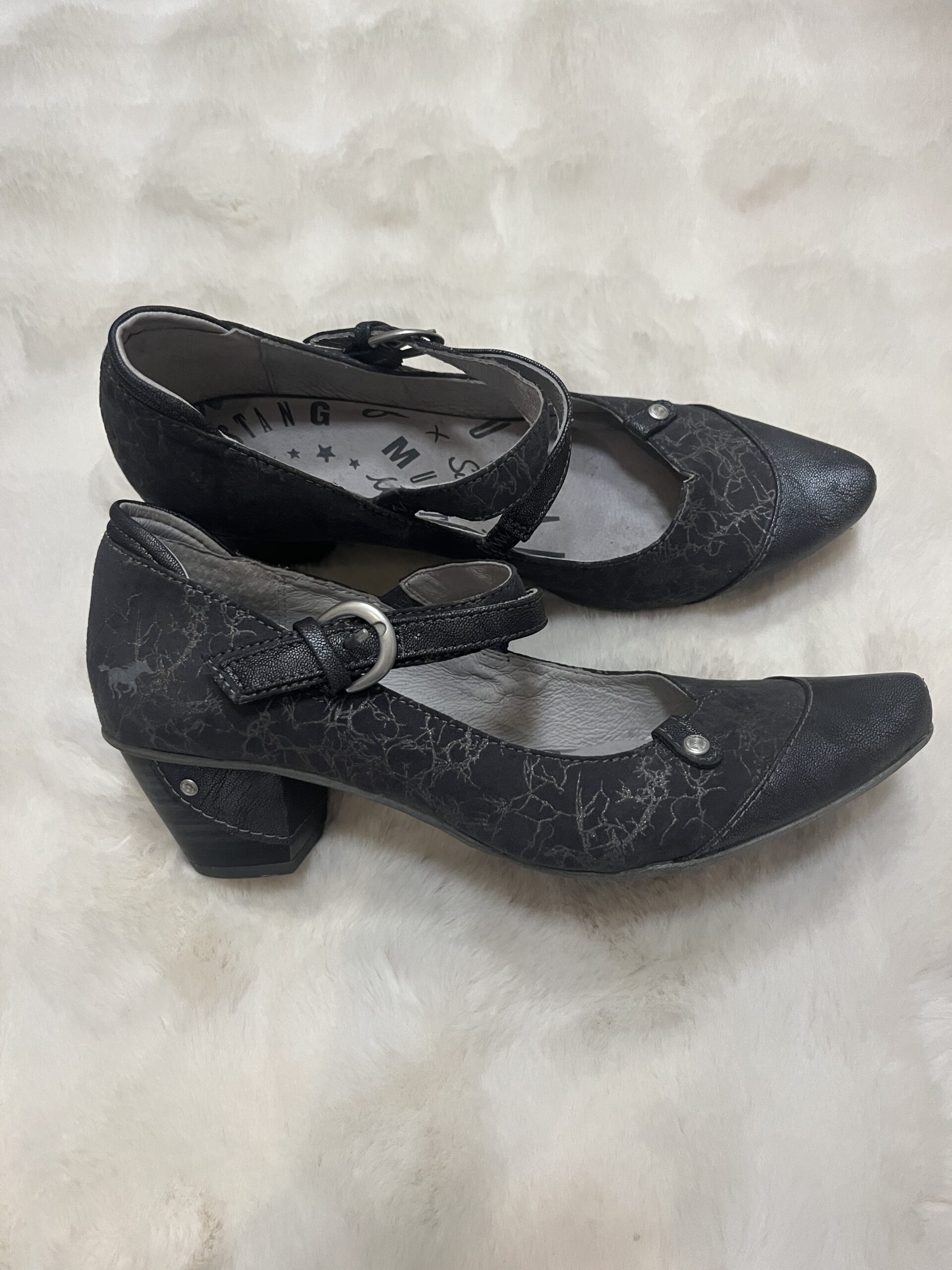 Chaussures à talons Mustang P.40