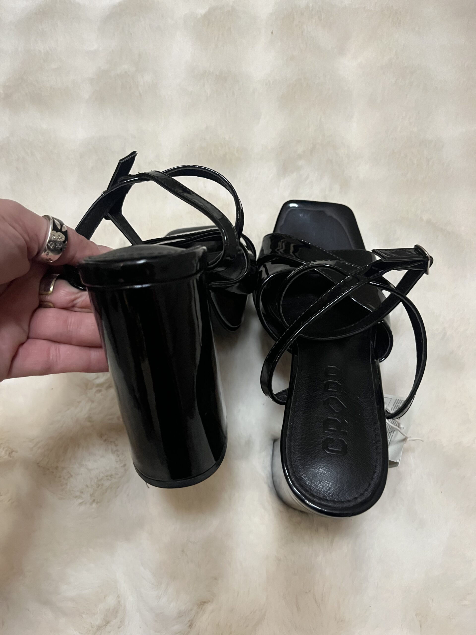 Chaussures à talons neuves P.40