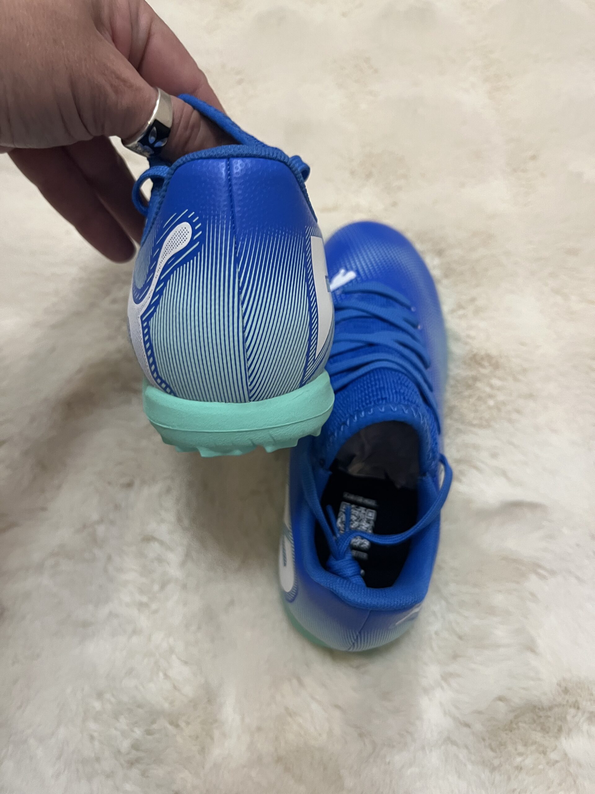 Baskets foot salle Puma neuves P.34