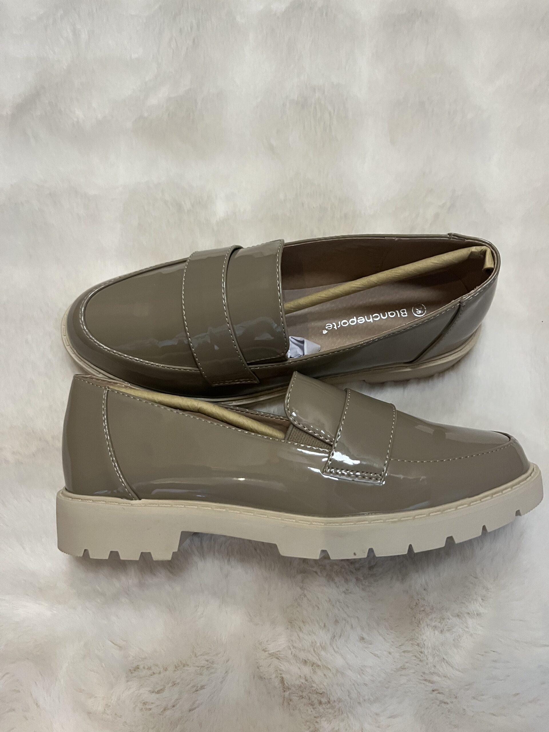 Derbies femme neuves P.36