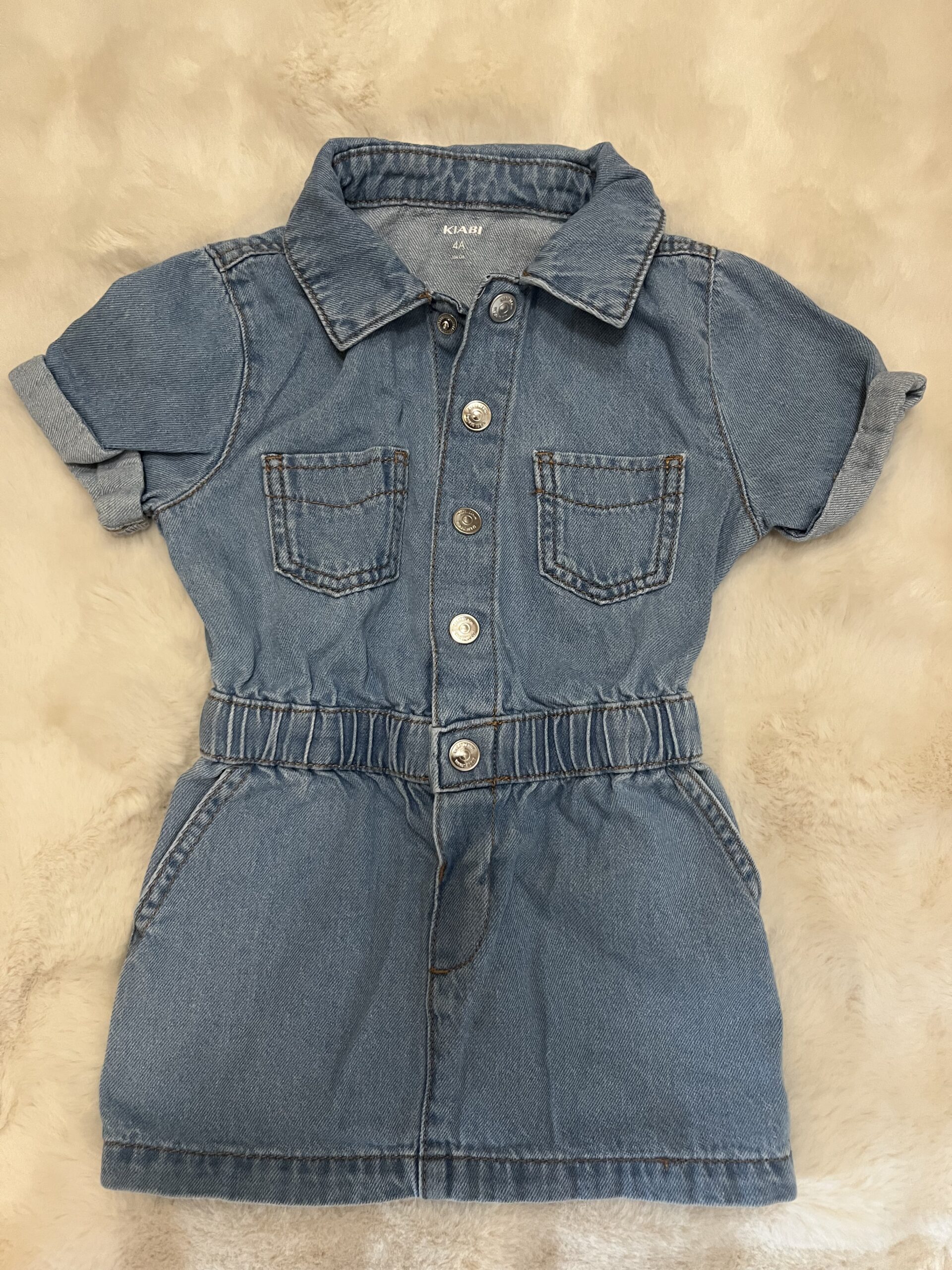 Robe en jean Fille T.4 ans