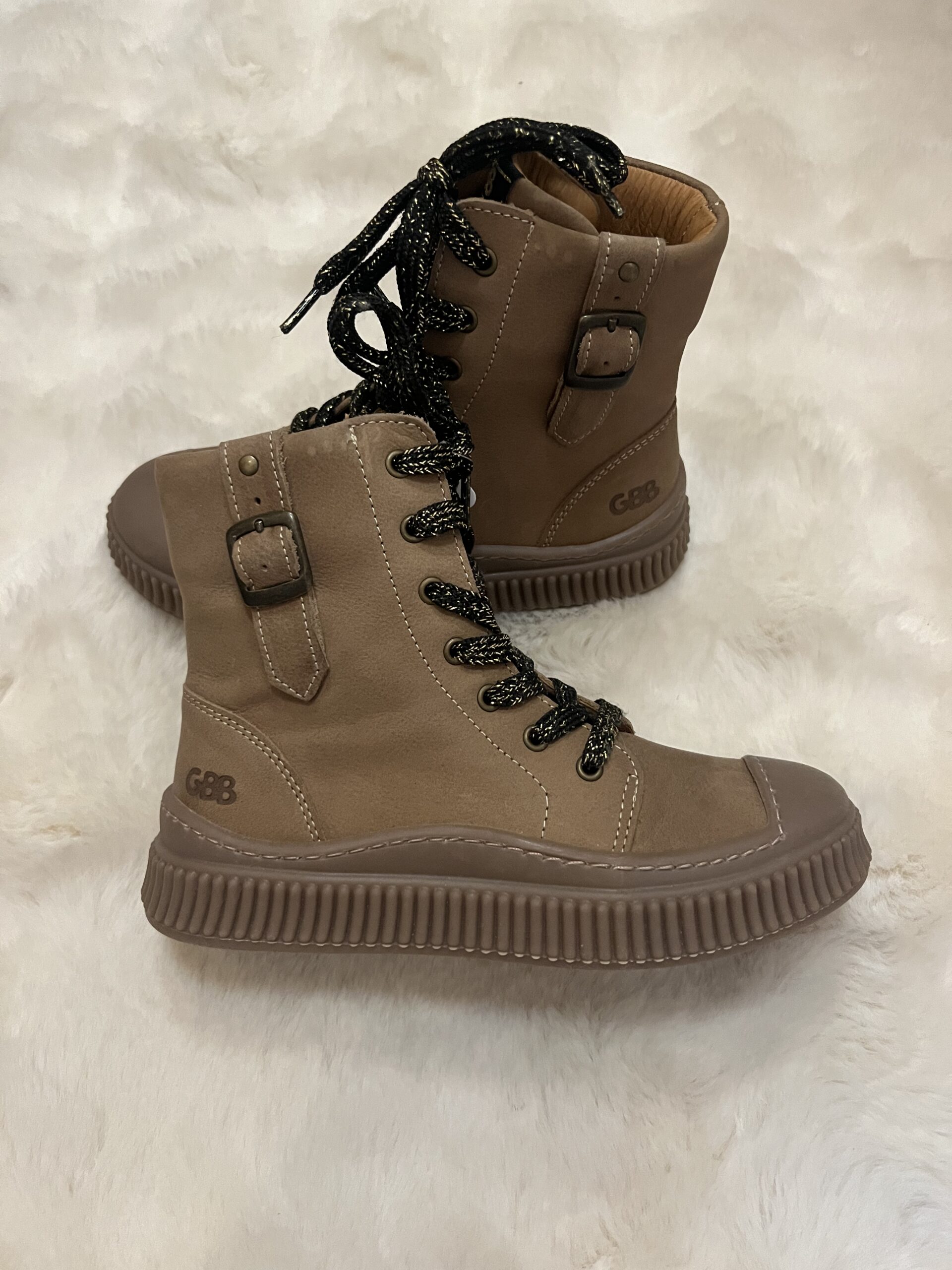 Bottines Fille GBB neuves P.31