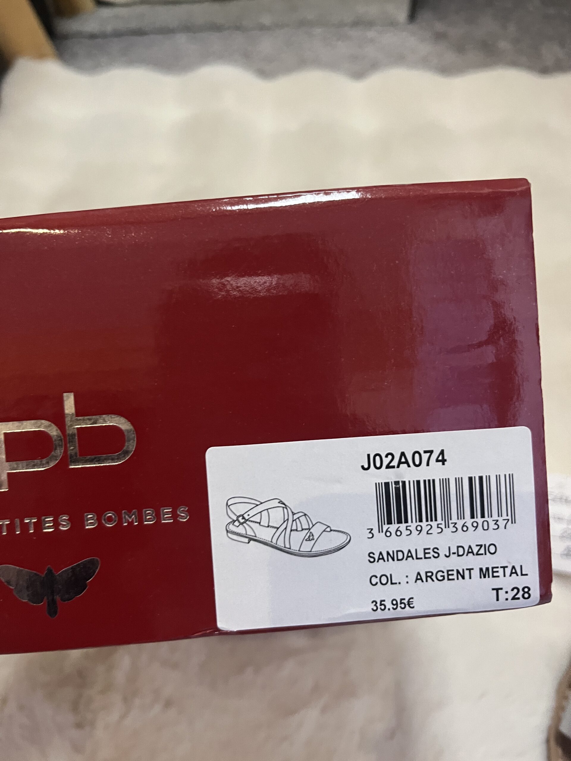 Nu pieds Fille LPB neufs pointure 28