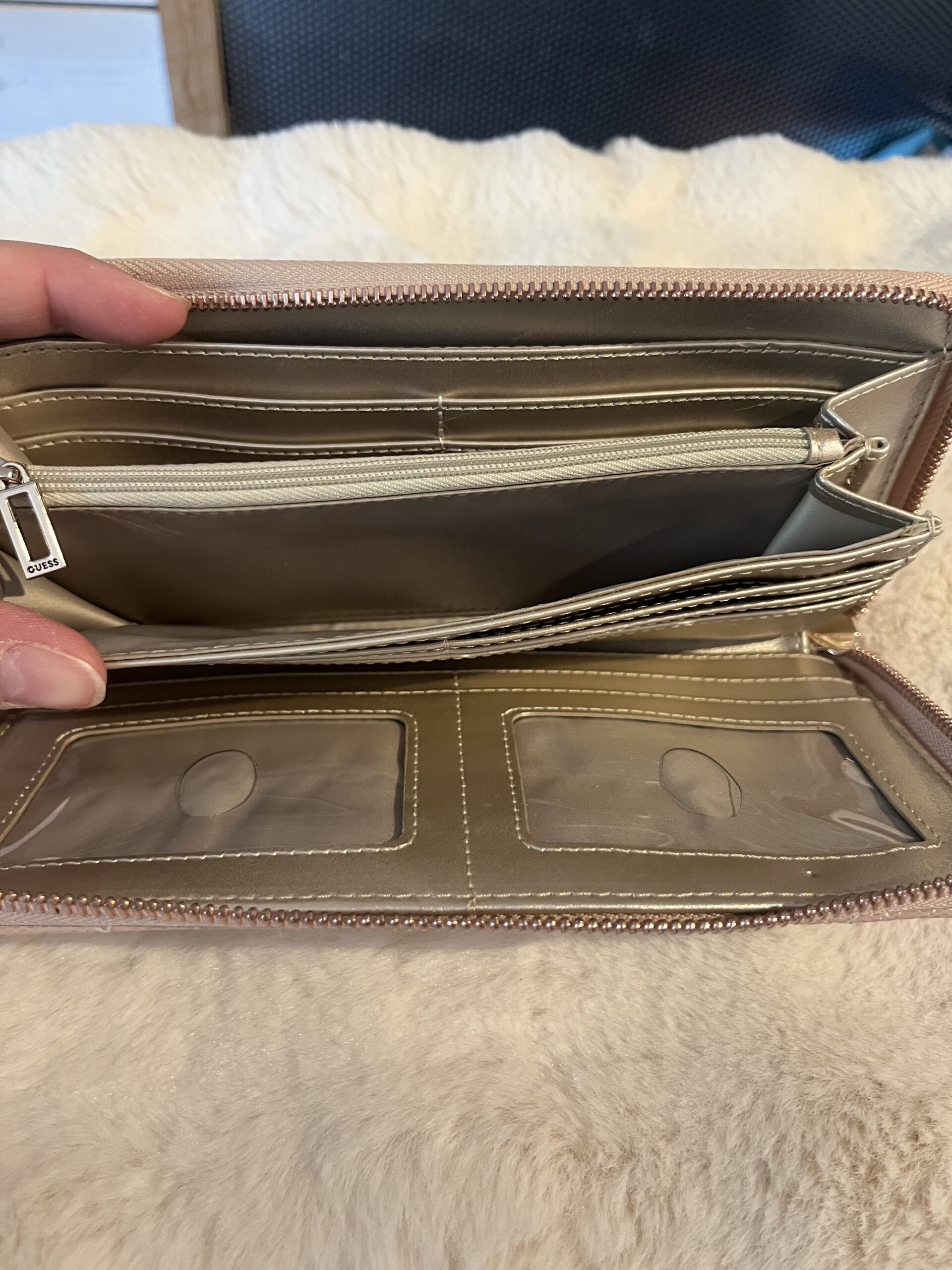 Portefeuille Femme Guess comme neuf