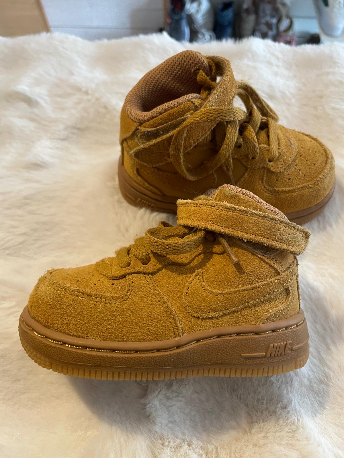 Baskets Nike Garçon P.21