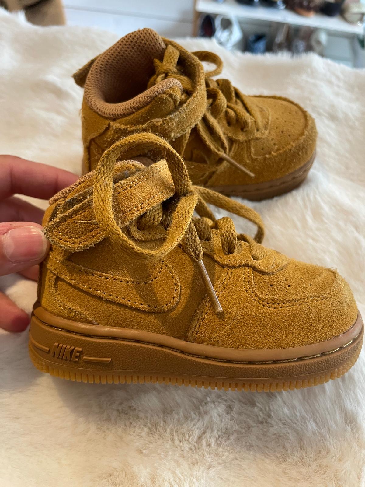 Baskets Nike Garçon P.21