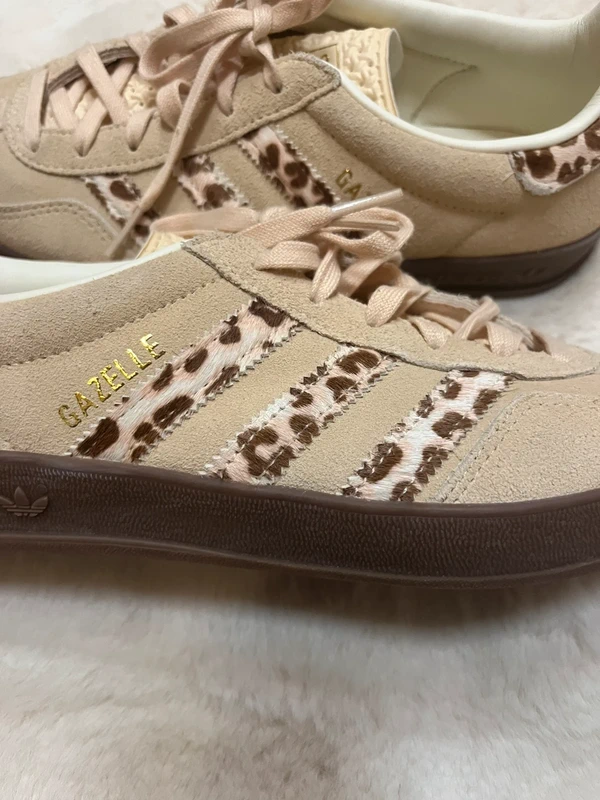 Baskets Gazelle Femme comme neuves P.40 2/3
